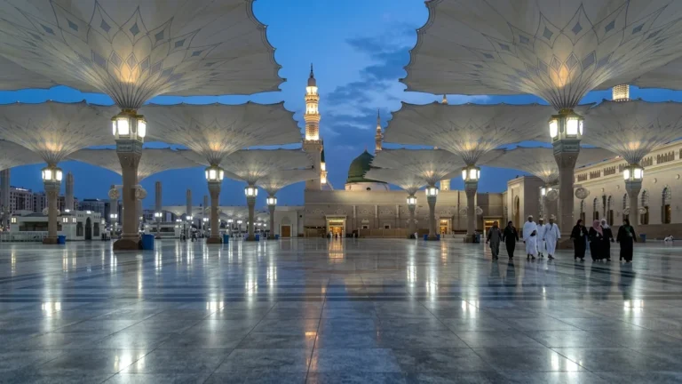 Madinah madinah courtyard reflections for Glasgow 4 Star 14 Nights Umrah Packages